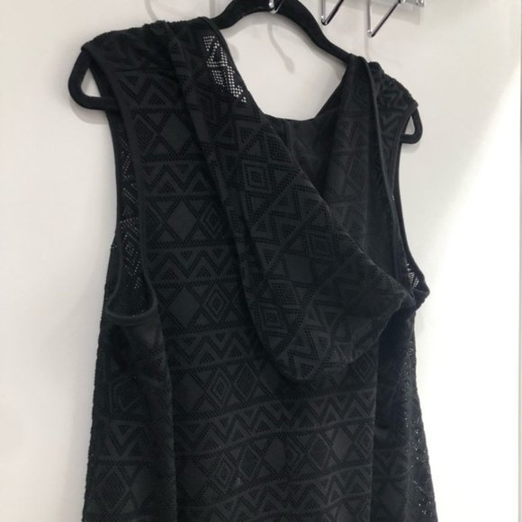 Emma G Black Woven Hooded Cover Up Diamonds and Triangles Poly Woman’s L… - Picture 5 of 6